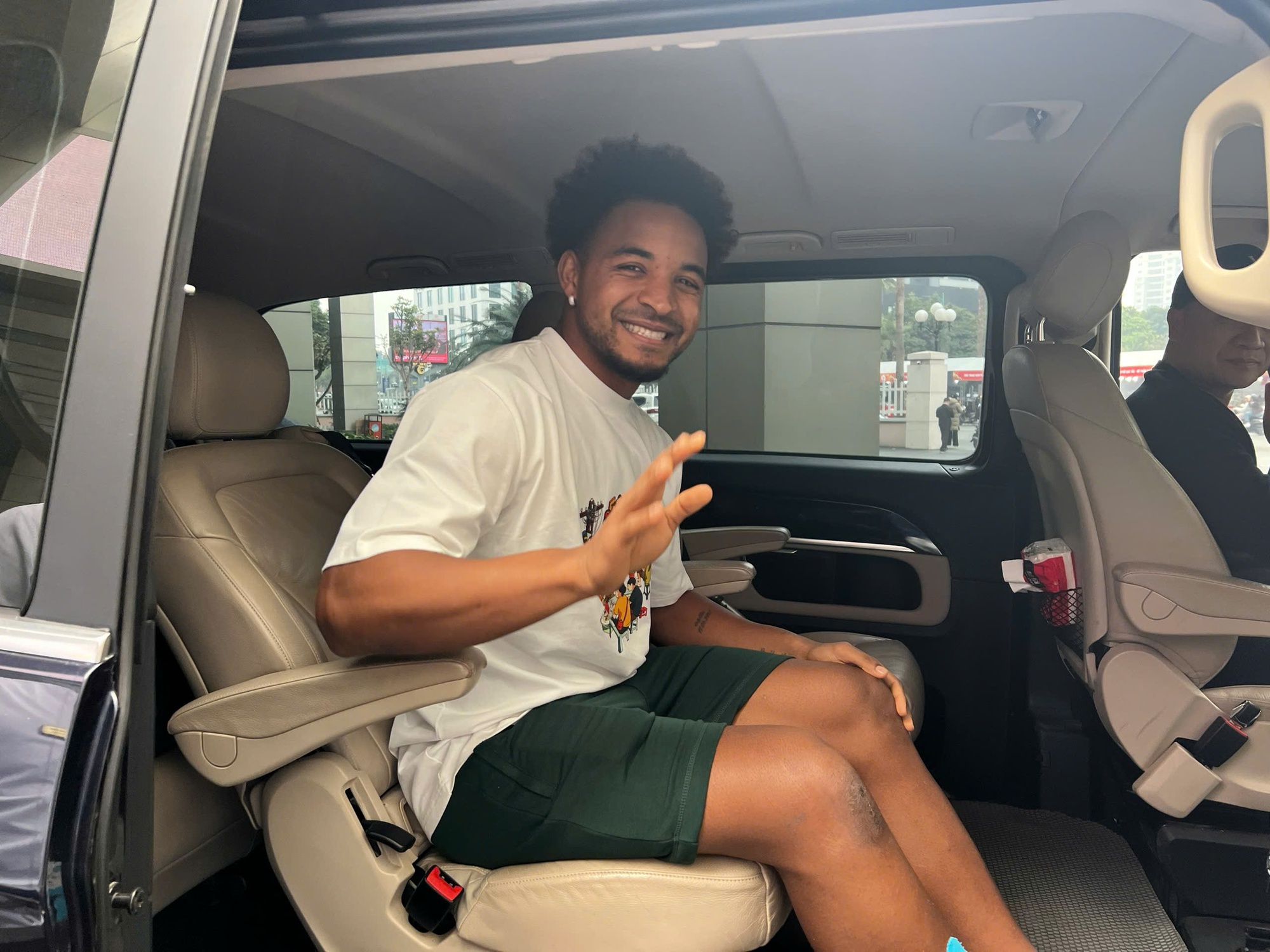 Xu&acirc;n Son về nh&agrave; ăn Tết, b&aacute;c sĩ n&oacute;i đ&uacute;ng 1 c&acirc;u &ldquo;cực gắt&rdquo; về m&oacute;n b&aacute;nh chuối kho&aacute;i khẩu- Ảnh 2.