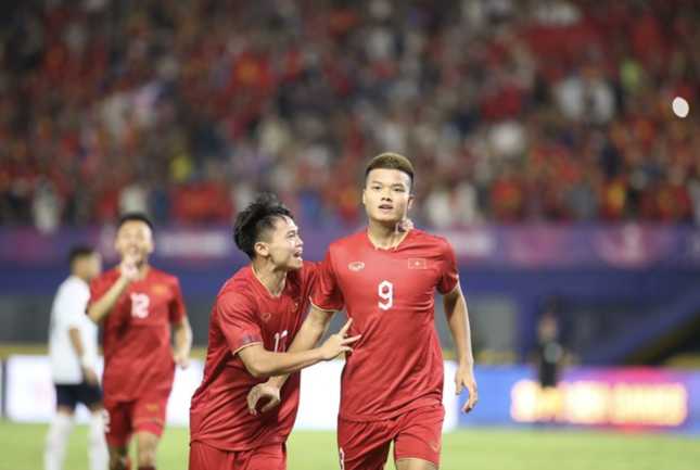 SEA Games 33: Thử tài ông Kim Sang-sik và nội lực bóng đá Việt- Ảnh 1.