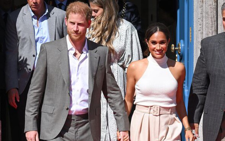 Harry và Meghan nhận cảnh báo từ chuyên gia rằng họ sẽ bị chê cười vì dự án sách mới- Ảnh 1.