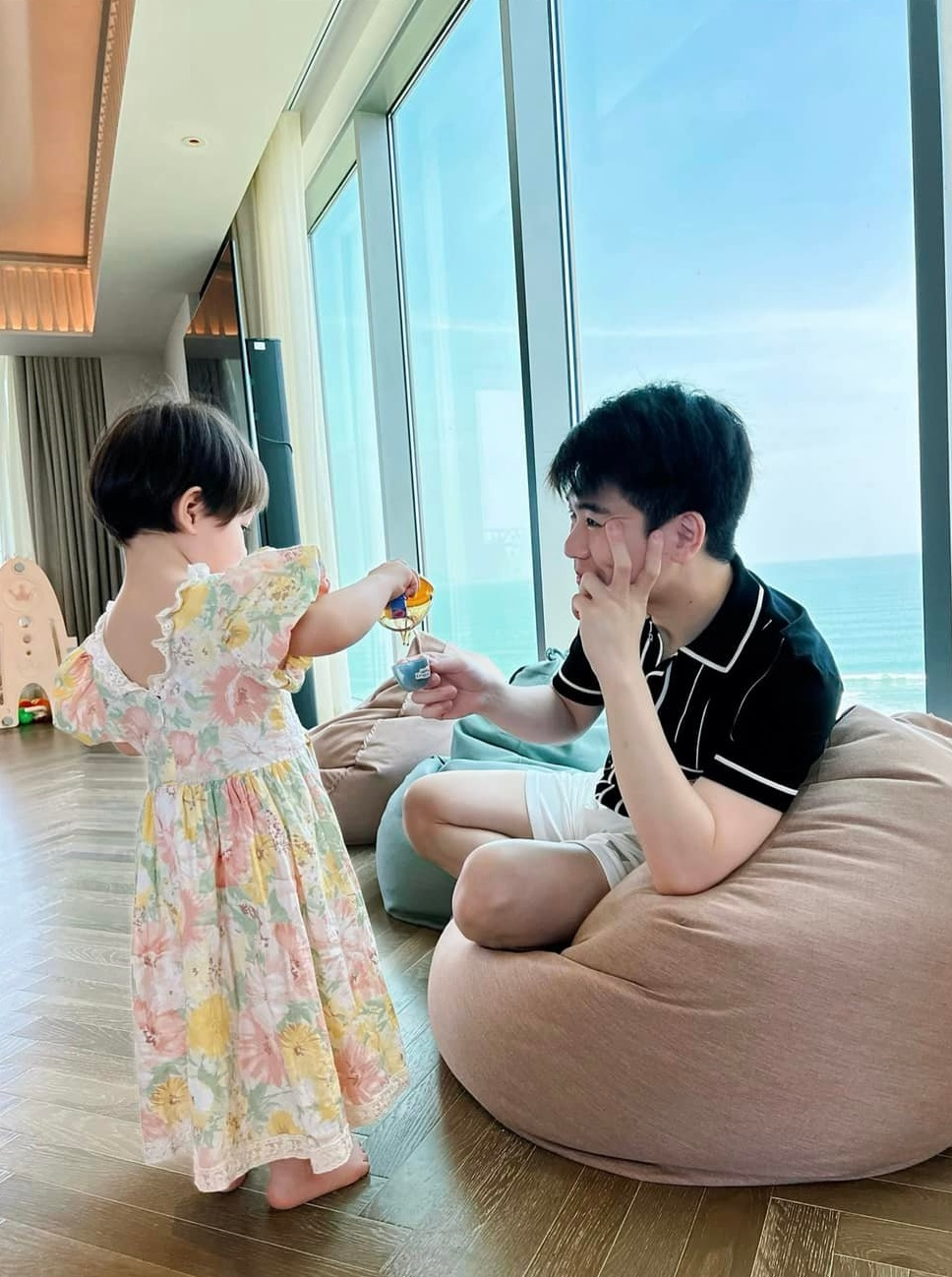 "Tổng tài" tuổi Tỵ của ngân hàng SHB: Thiếu gia tập đoàn nghìn tỷ, học thạc sĩ mới biết gia đình có điều kiện- Ảnh 6.