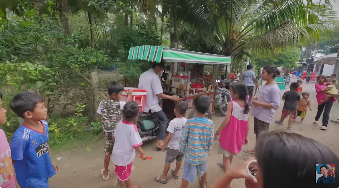 Đến "ốc đảo bí ẩn" ở miền Tây, Khoai Lang Thang làm 1 điều giản dị nhưng khiến nhiều người xem cảm kích- Ảnh 2.