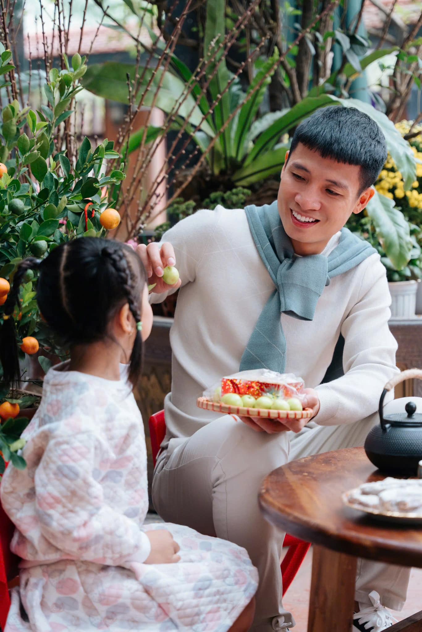 Bùi Tiến Dũng ngày cuối năm: Sóng gió đã qua, cùng con gái trang hoàng nhà cửa đón tết- Ảnh 2.