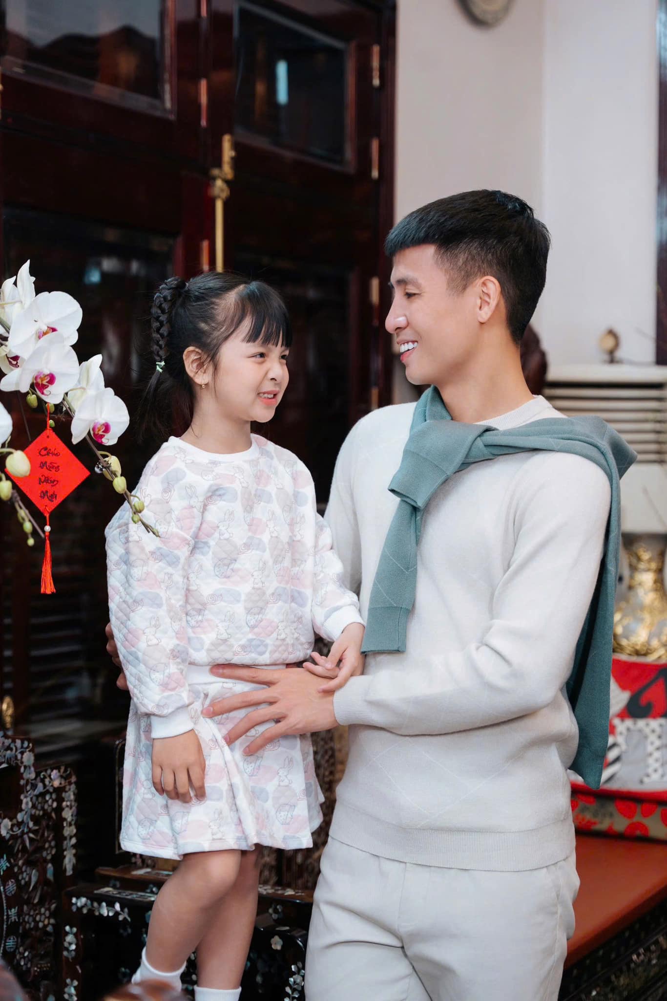 Bùi Tiến Dũng ngày cuối năm: Sóng gió đã qua, cùng con gái trang hoàng nhà cửa đón tết- Ảnh 3.