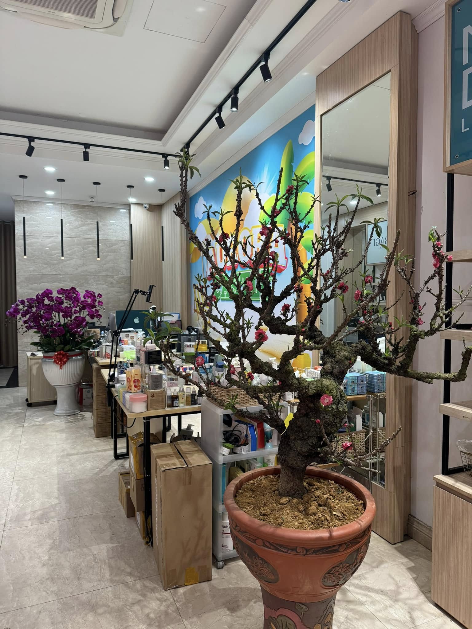 Duy Mạnh trang ho&agrave;ng nh&agrave; cửa đ&oacute;n tết, tủ t&uacute;i x&aacute;ch h&agrave;ng hiệu cả chục tỷ của vợ tiểu thư chiếm spotlight- Ảnh 8.