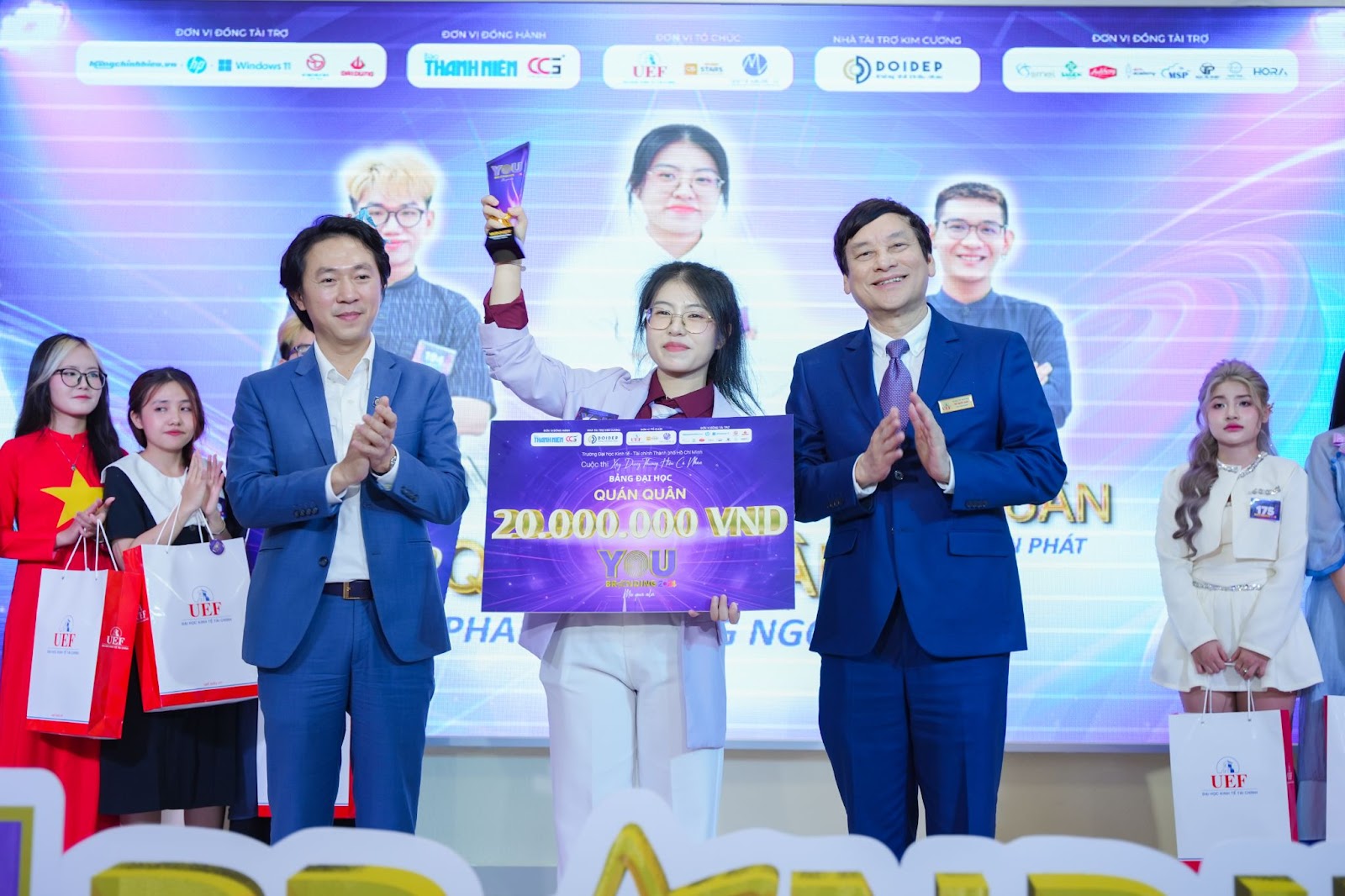 Sinh viên ngành marketing UEF: Học thực tế - Làm sáng tạo - Hội nhập toàn cầu- Ảnh 2.