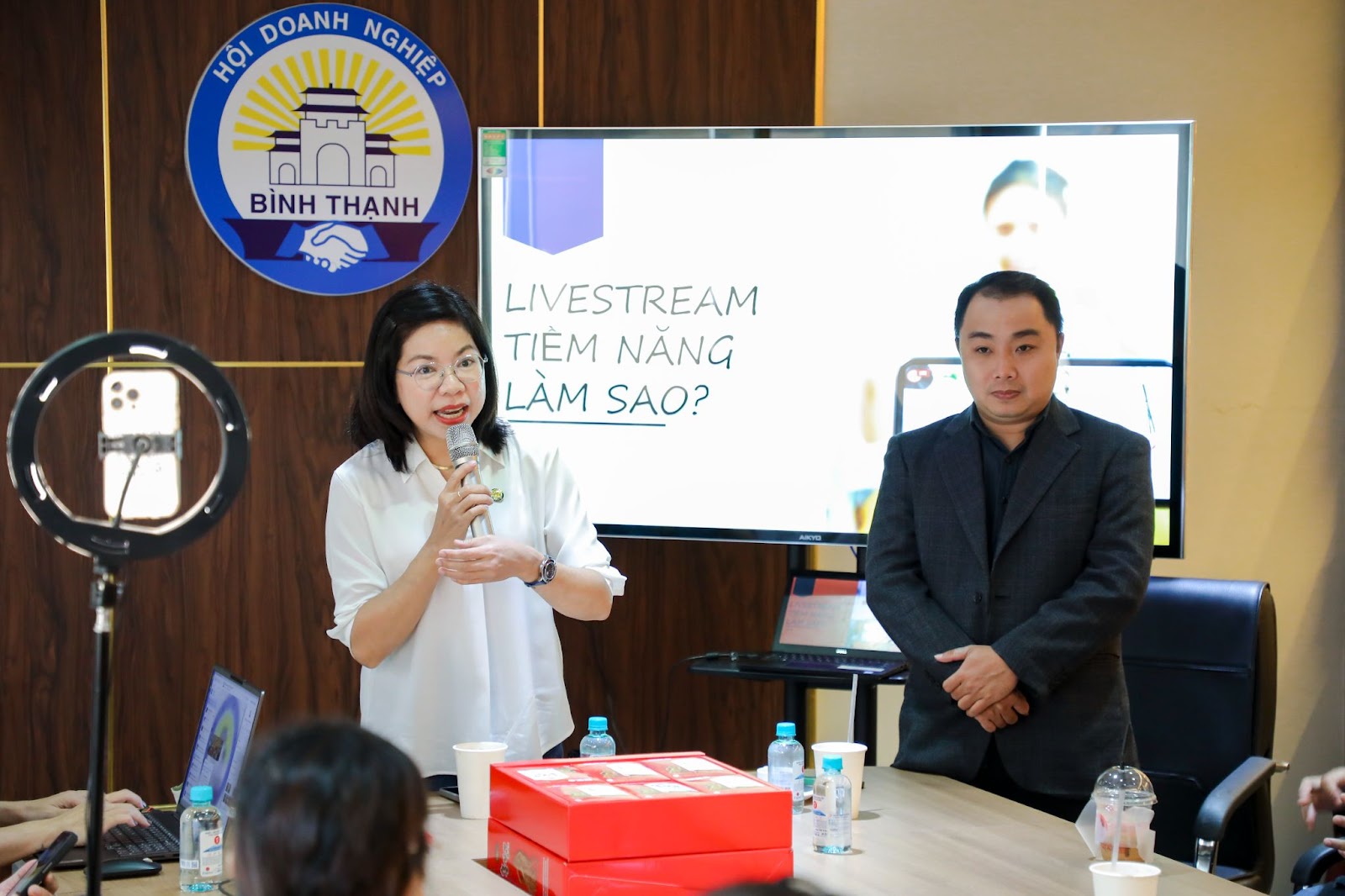 Sinh viên ngành marketing UEF: Học thực tế - Làm sáng tạo - Hội nhập toàn cầu- Ảnh 4.