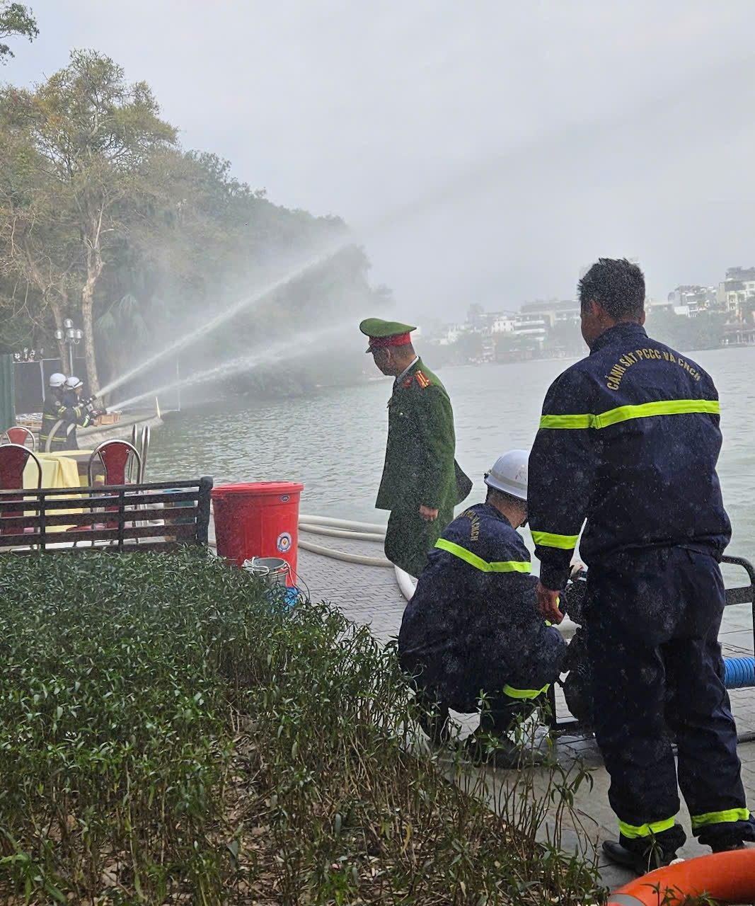 Hình ảnh trực xuyên Tết của lực lượng Cảnh sát Phòng cháy chữa cháy và Cứu nạn cứu hộ- Ảnh 1.