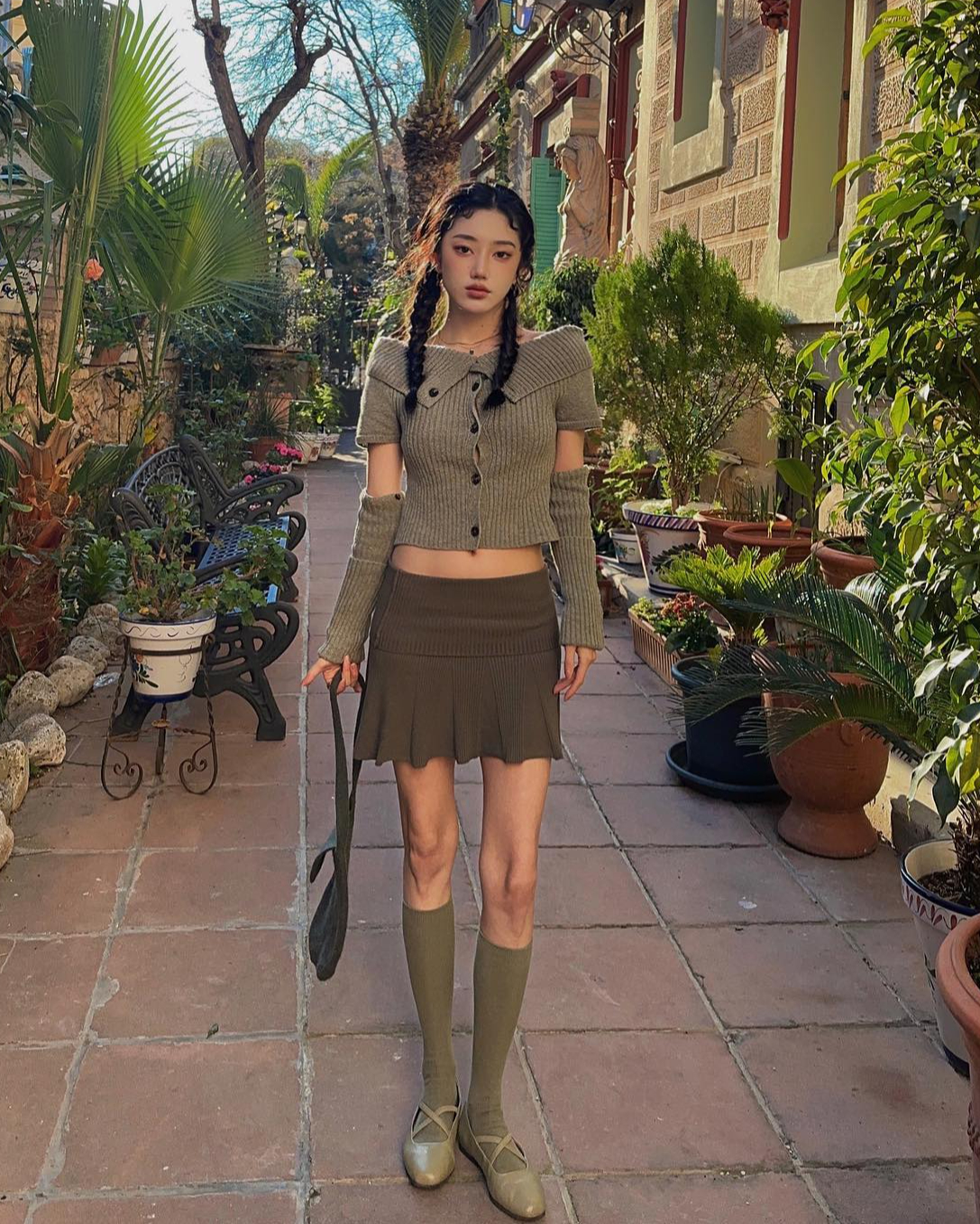 Từng mệnh phong thủy nên mặc và tránh đồ màu gì để cả Tết đều hên, quanh năm hoan hỉ?- Ảnh 9.