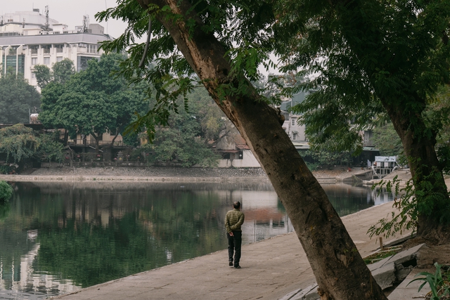 Buổi sáng đầu năm thảnh thơi hiếm hoi của người Hà Nội: Trong lành và vắng lặng đến lạ!- Ảnh 13.