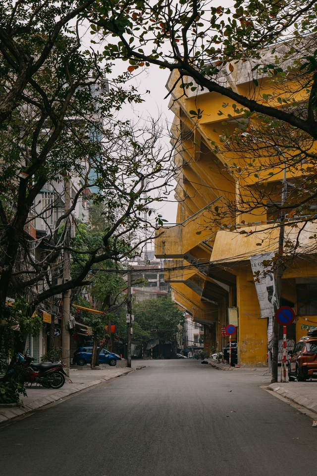 Buổi sáng đầu năm thảnh thơi hiếm hoi của người Hà Nội: Trong lành và vắng lặng đến lạ!- Ảnh 9.