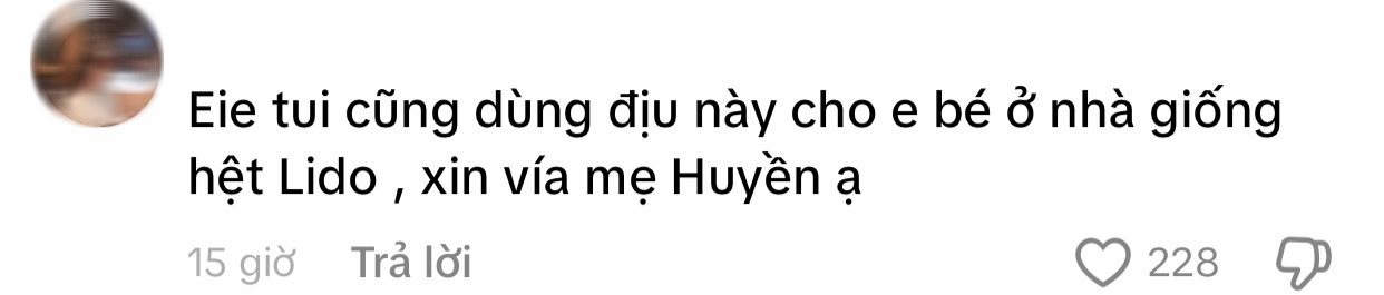 Vợ Quang Hải chăm con trai ngay tại SVĐ, 1 thứ trên người Chu Thanh Huyền lọt vào camera khiến dân tình ngạc nhiên- Ảnh 7.