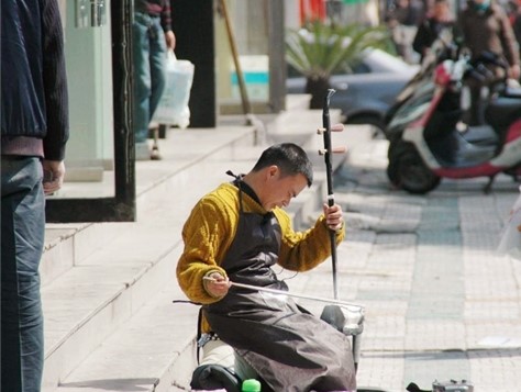 Bố lên mạng khoe con gái đạt điểm thi ĐH ngang thủ khoa, đến ngày công bố kết quả liền nhận tin sốc: "Con ông đã trượt"- Ảnh 2.