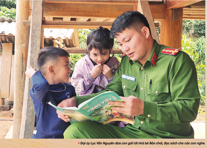 Đại &uacute;y v&agrave; con nu&ocirc;i mất người th&acirc;n trong lũ dữ- Ảnh 1.