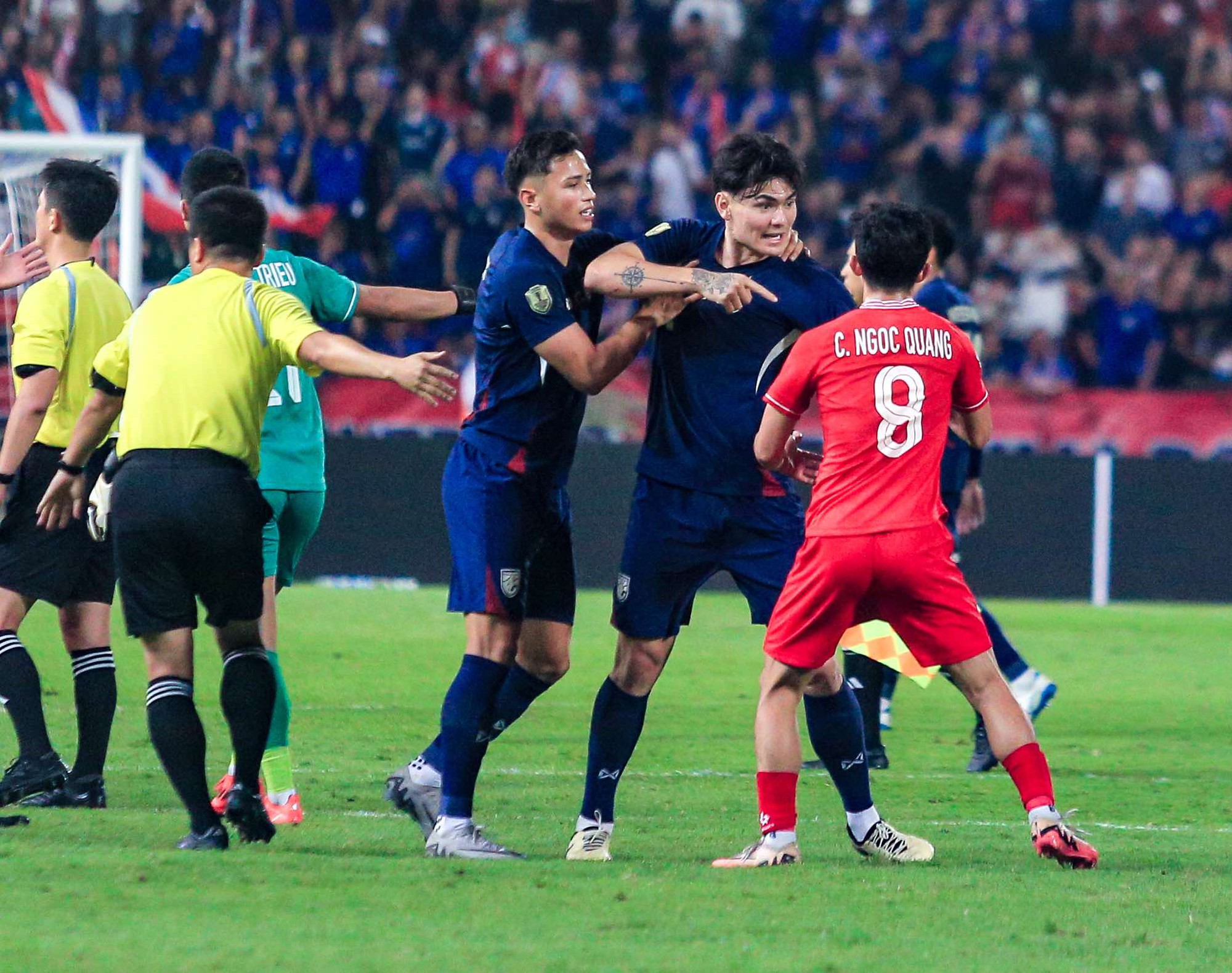 Bàn thắng có 1-0-2 ở phút 90+20: Tuyển Việt Nam vô địch AFF Cup 2024 ngay trên đất Thái- Ảnh 4.