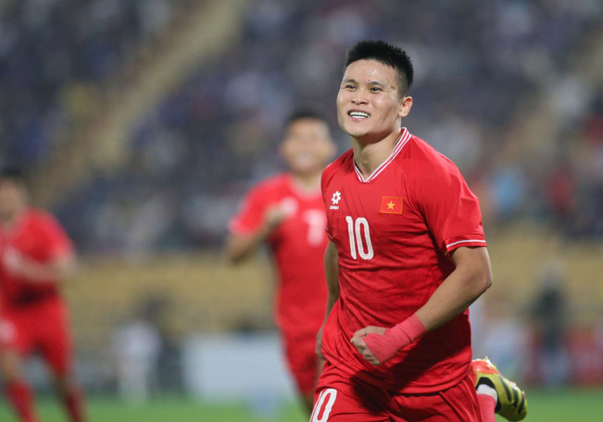 Không thể đỉnh hơn! Tuấn Hải, Hai Long giúp ĐT Việt Nam vô địch AFF Cup 2024, Duy Mạnh gửi luôn nụ hôn- Ảnh 3.