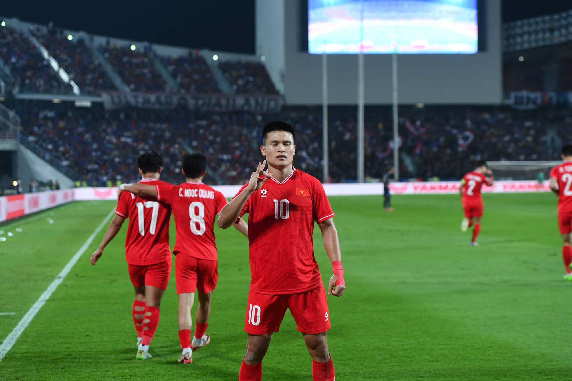 Không thể đỉnh hơn! Tuấn Hải, Hai Long giúp ĐT Việt Nam vô địch AFF Cup 2024, Duy Mạnh gửi luôn nụ hôn- Ảnh 9.