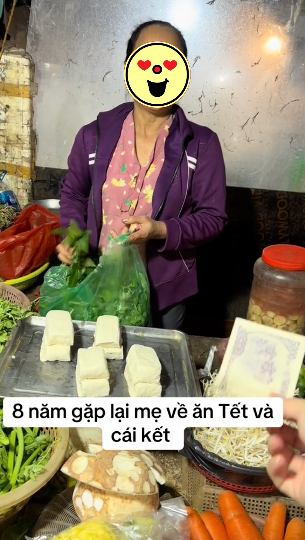 Đi chợ mua rau nhưng không trả tiền, vị khách khiến người phụ nữ "chết sững" khi tháo khẩu trang để lộ thân phận- Ảnh 3.