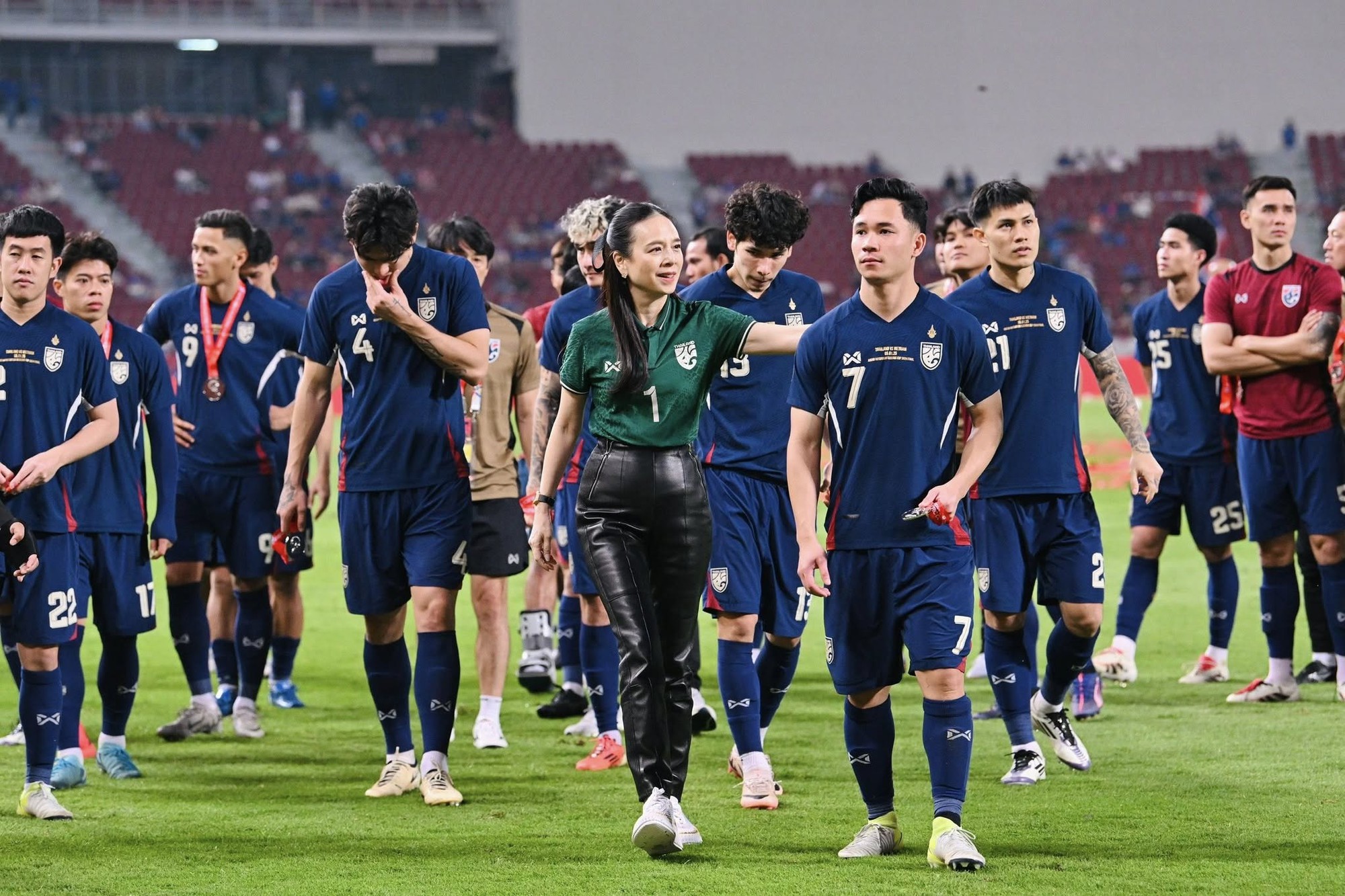 Sự thật chuyện trọng tài khuyên ĐT Thái Lan để Việt Nam ghi bàn bù lại pha bóng "xấu xí" của Supachok- Ảnh 1.