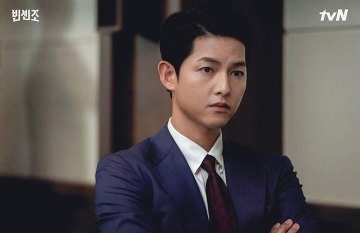 Song Joong Ki gây ngán ngẩm khi hở tí lại lôi vợ con ra PR phim mới- Ảnh 4.