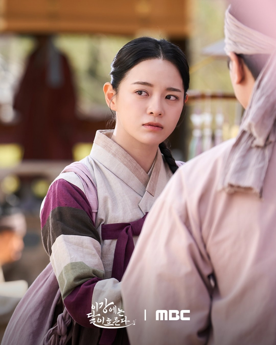 Tại sao mỹ nhân đẹp thế này mà bây giờ mới đóng cổ trang: Nhan sắc sáng bừng người gặp người yêu, hoa gặp hoa nở- Ảnh 3.