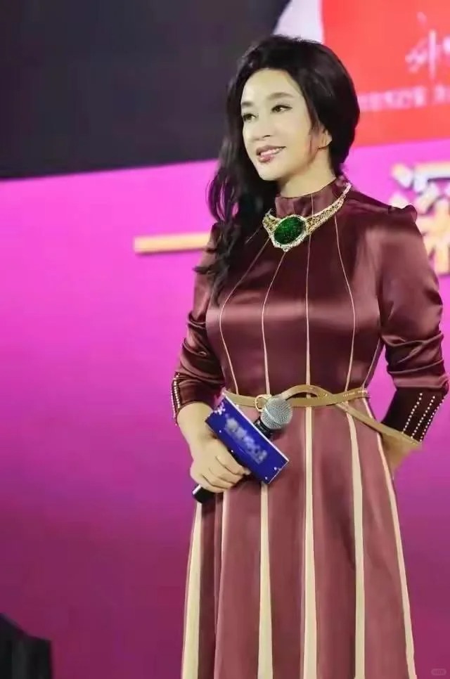 Vì sao Lưu Hiểu Khánh được mệnh danh là “Nữ hoàng phỉ thúy” của showbiz Hoa ngữ?- Ảnh 16.