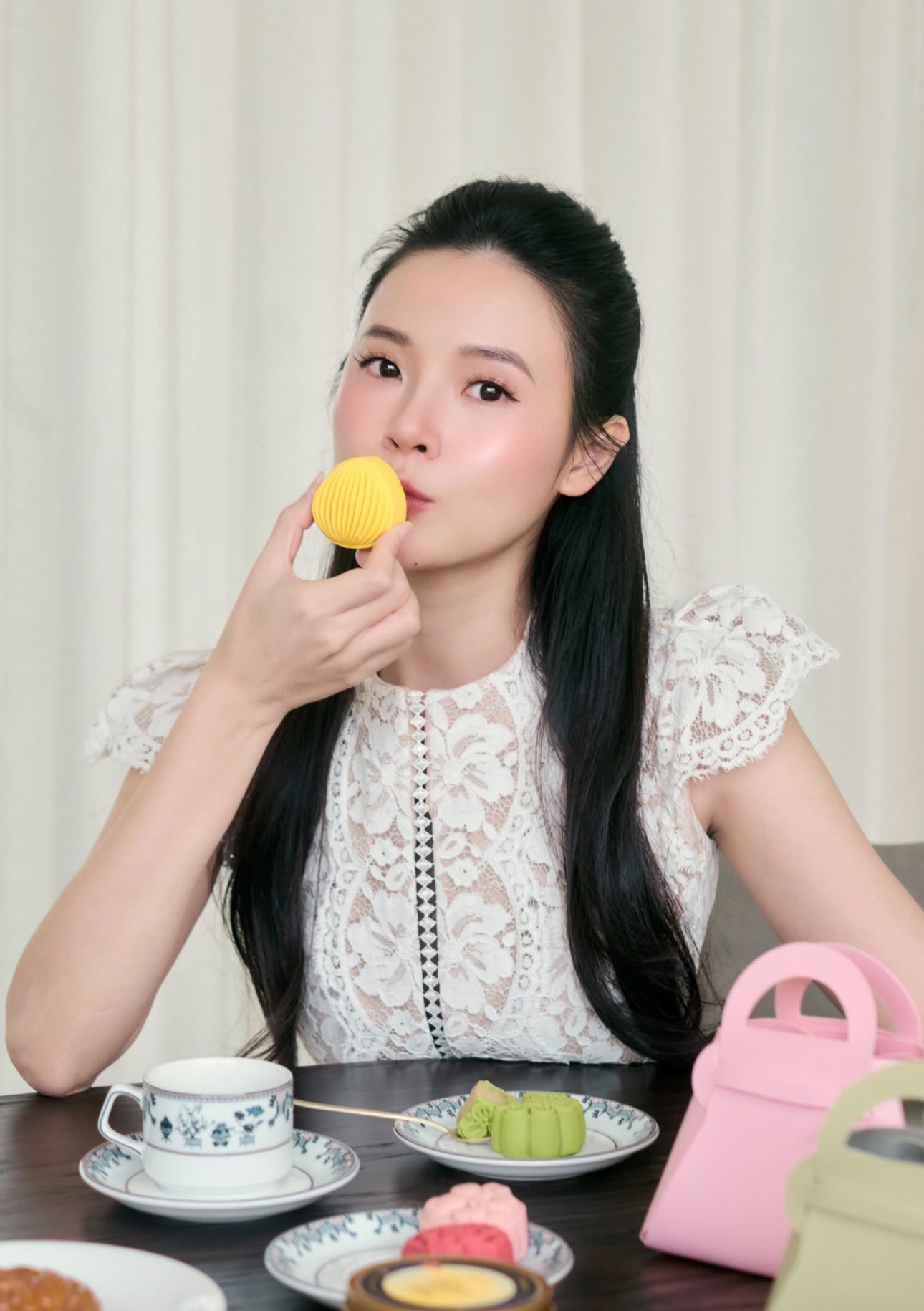 Nữ nghệ sĩ sở hữu biệt thự từ TP.HCM đến Khánh Hòa, U40 đẹp như 20, được thiếu gia kém tuổi cưng chiều- Ảnh 9.