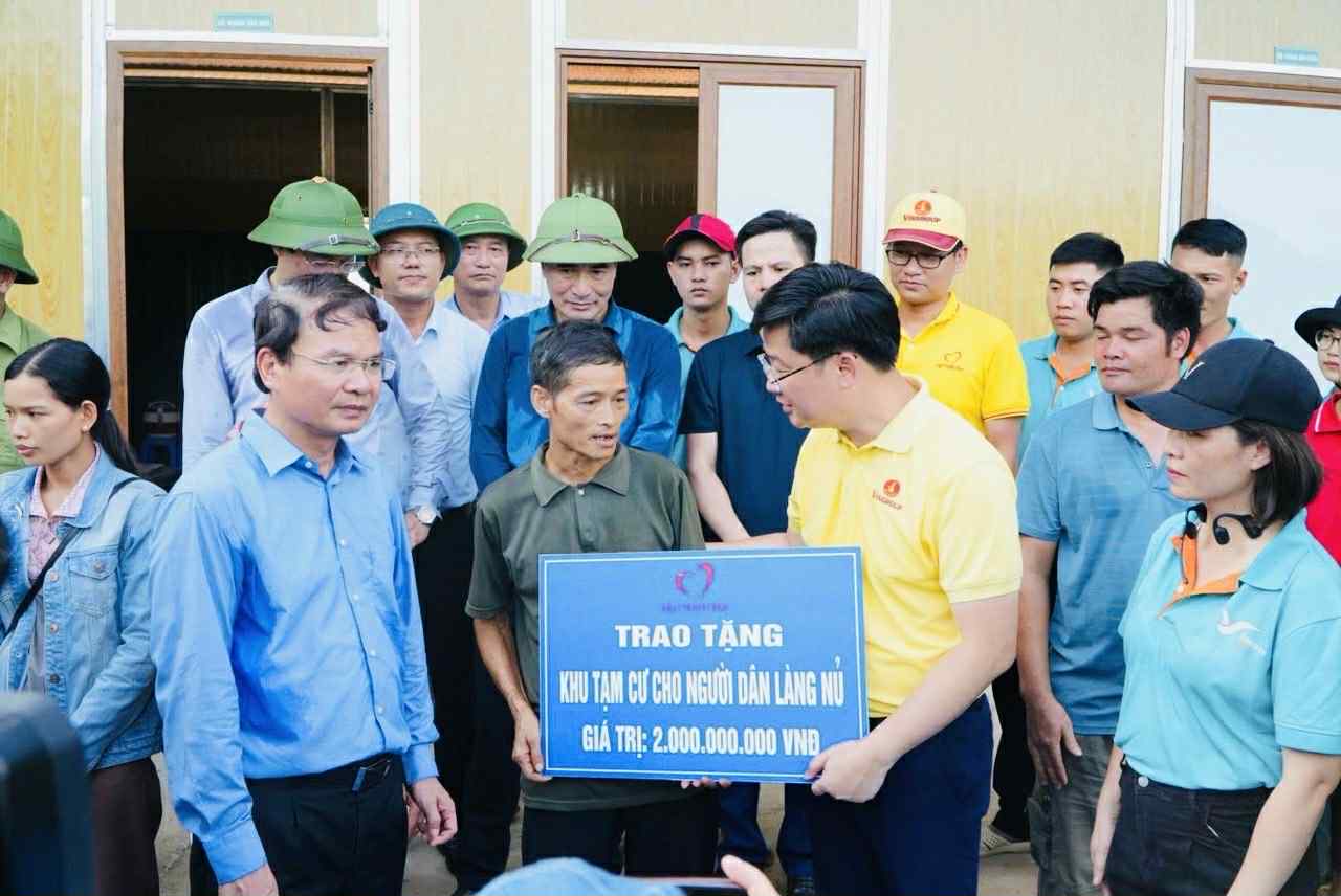 Vingroup hỗ trợ khẩ…