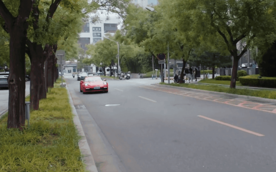 Tặng vợ hẳn Porsche để ph&ocirc;ng bạt chắc mỗi tổng t&agrave;i n&agrave;y l&agrave;m nổi: Đẹp trai tinh tế c&ograve;n kinh tế, ph&uacute;c 3 đời mới cưới được