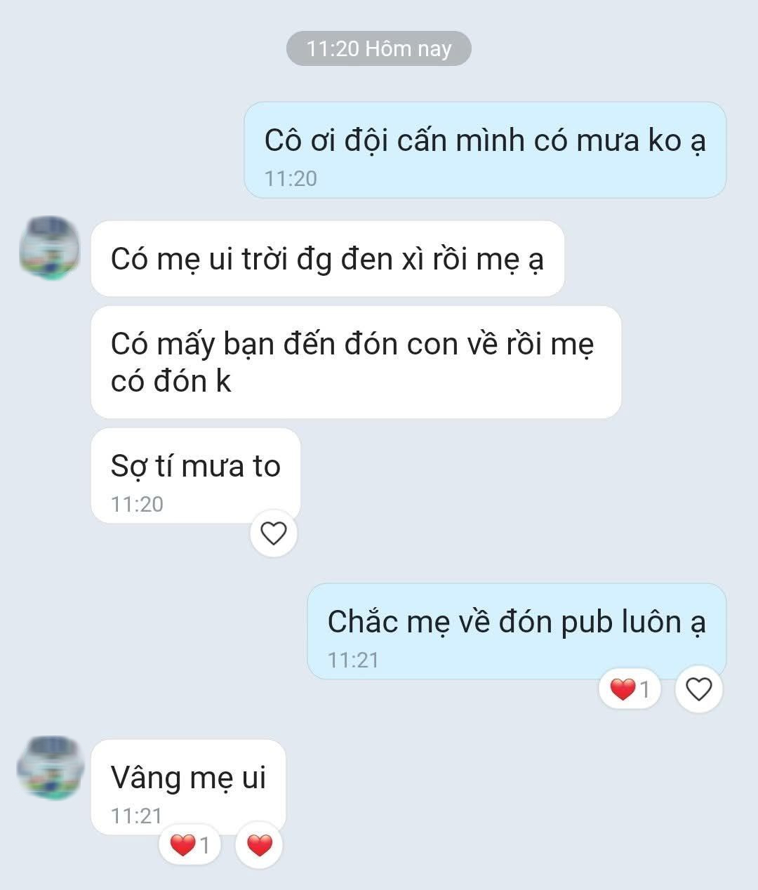 Buổi tối kinh hoàng không thể quên với các bà mẹ: Đường tắc, mưa như trút, sét đánh ngang đầu... con thì chưa đón được- Ảnh 1.