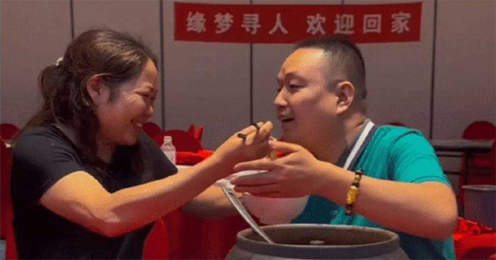 Đứa trẻ bị bắt cóc 33 năm trước thành doanh nhân thành đạt, tìm mẹ ruột báo hiếu- Ảnh 1.