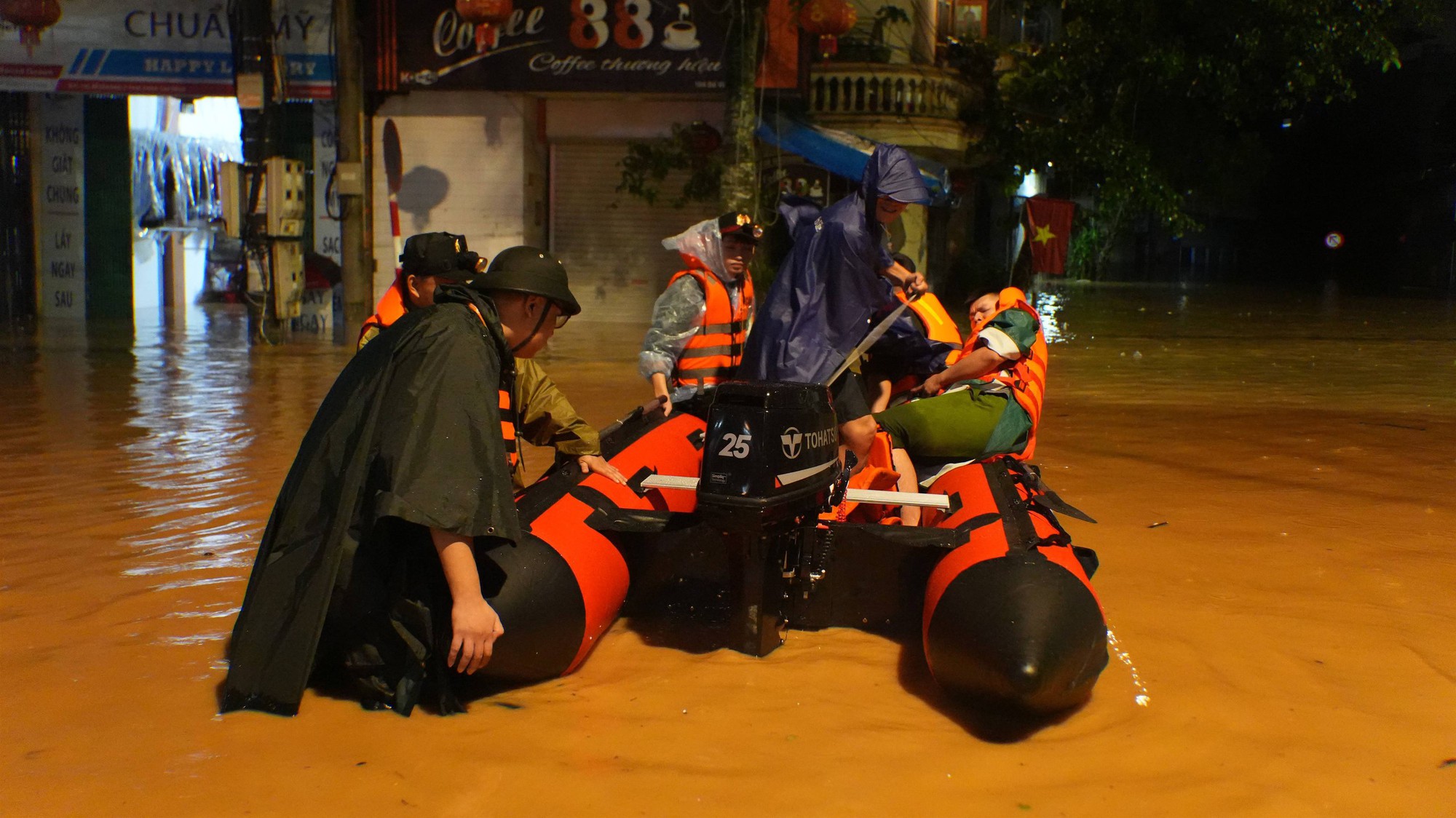 Một địa phương ở miền Bắc đang ngập sâu toàn tỉnh, đã phát tin lũ khẩn cấp- Ảnh 4.
