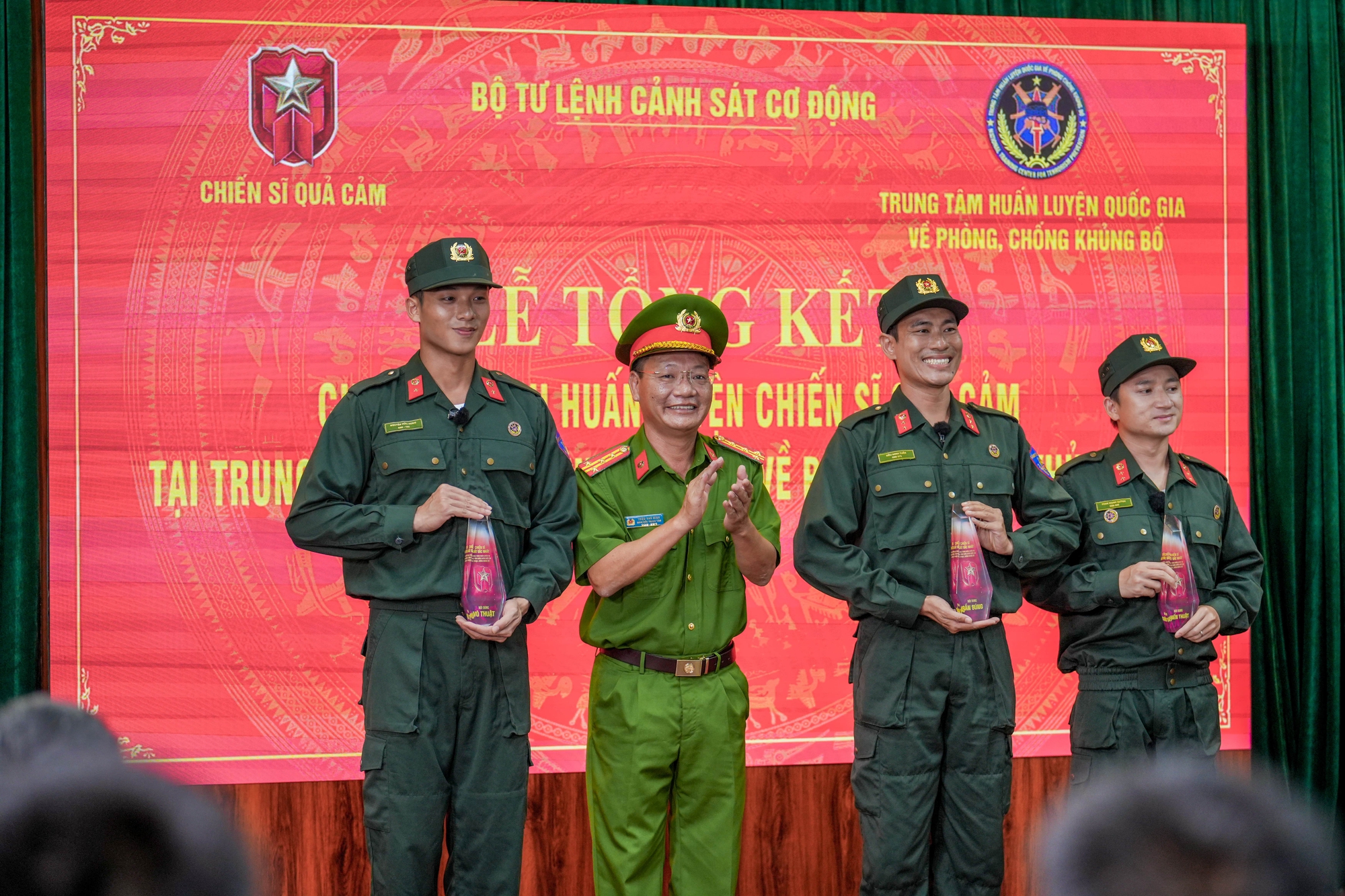 Không chịu nổi với Lê Dương Bảo Lâm, Kiều Minh Tuấn- Ảnh 1.