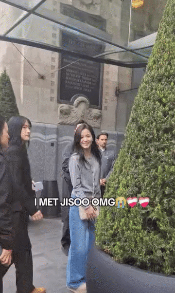 Jisoo lộ mặt nhăn nheo lão hóa, mỹ nhân đẹp nhất BLACKPINK làm sao thế này?- Ảnh 2.
