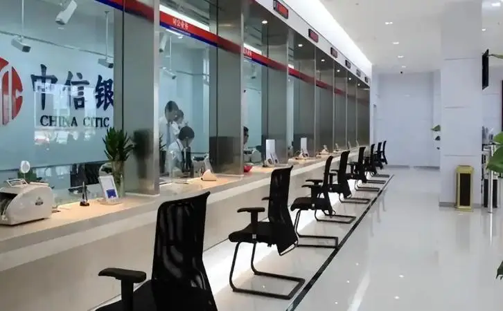 Bỗng dưng có gần 30 tỷ trong tài khoản, nam công nhân "lên đời" nhà, xe chớp nhoáng để rồi nhận về cái kết đắng- Ảnh 2.