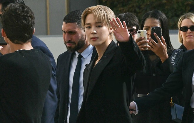 Show Dior gây hụt hẫng: Jisoo quay ngoắt 180 độ, Jimin 2 năm trở lại chưa đủ wow- Ảnh 13.