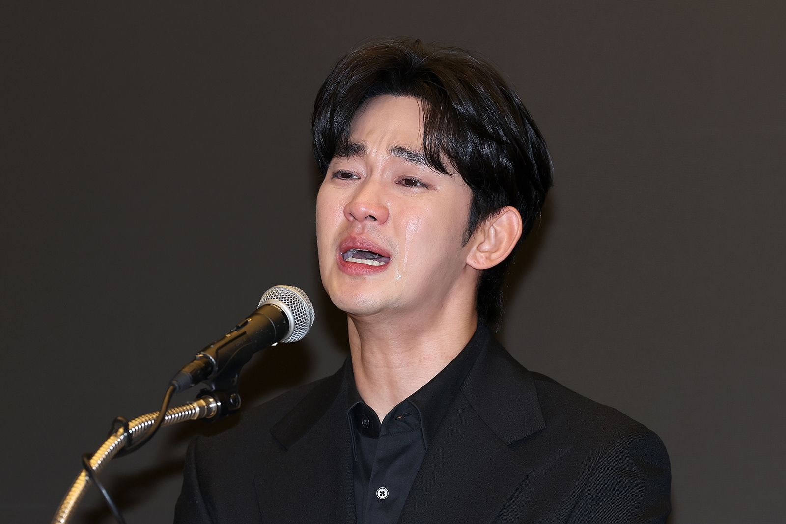 Tình trạng đáng lo của Kim Soo Hyun sau 6 tháng 