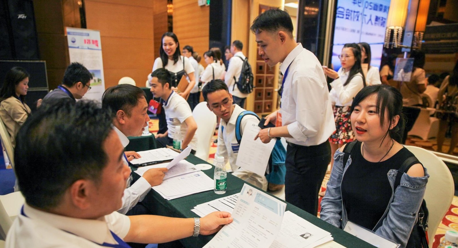"Tìm việc ngày nay thật khó" - Lời kêu cứu của nữ tiến sĩ gửi 18 đơn xin việc nhưng đều thất bại: Một là thất nghiệp, hai là làm "osin" cho giáo sư để kiếm cơ hội- Ảnh 4.