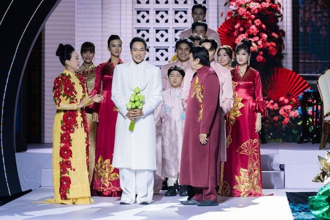 Mưa Đỏ ở một phiên bản khác: Bình rước Hồng về dinh, cả 2 mặc áo dài cưới thật đẹp!- Ảnh 5.