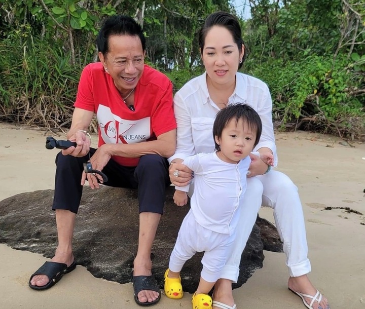 "Vua hài" từng cầm 300 cây vàng mua siêu xe, giờ bán cơm tấm cùng vợ kém 29 tuổi- Ảnh 3.
