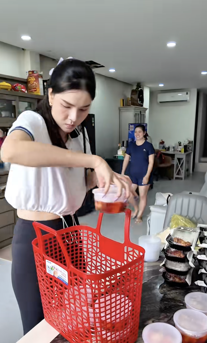 Mộng Điệp vợ tiền đạo Mạc Hồng Quân 0 điểm!- Ảnh 1.