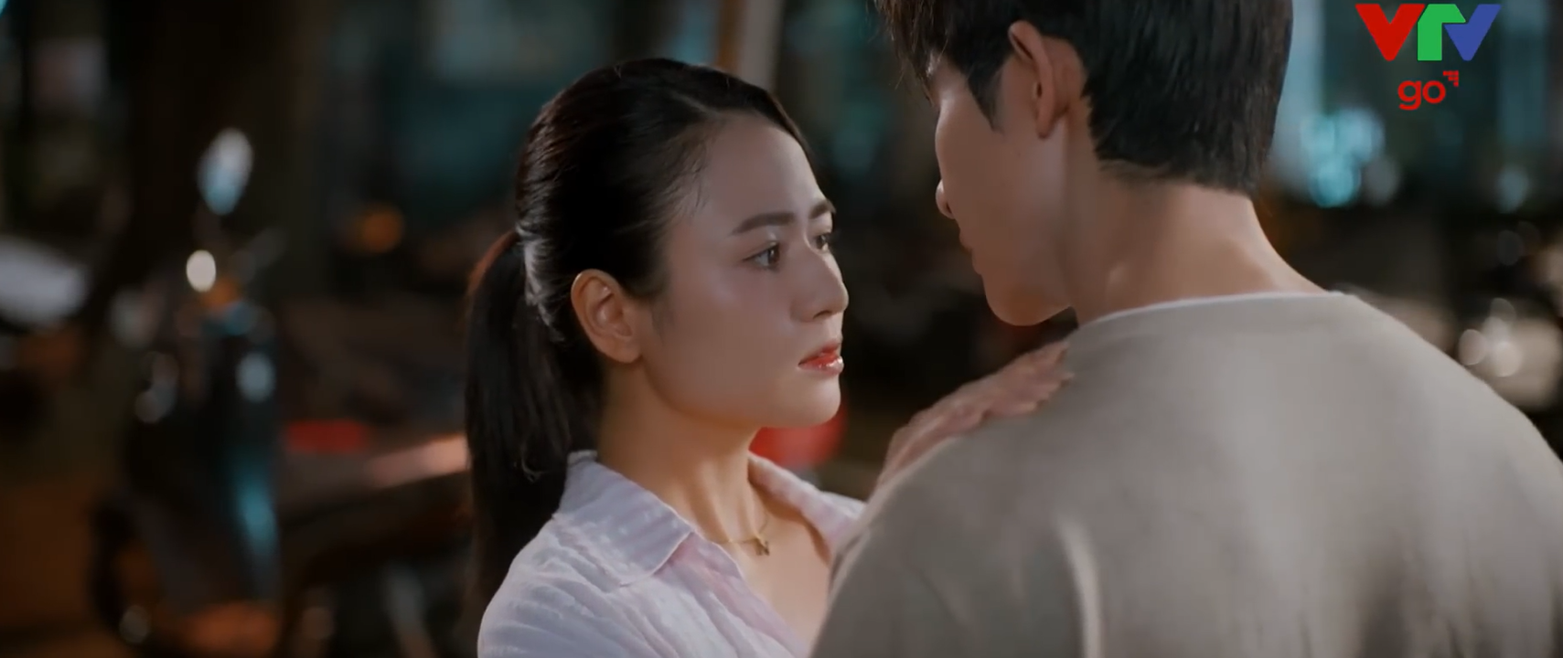 Không thể mê nổi cảnh nóng của Denis Đặng- Ảnh 1.