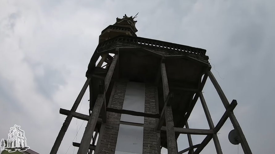 Ngôi nhà 9 tầng ở Nghệ An thách thức mọi quy luật khoa học: Chủ nhân đu dây xây vào ban đêm, “chấp luôn” gió giật cấp 11- Ảnh 7.