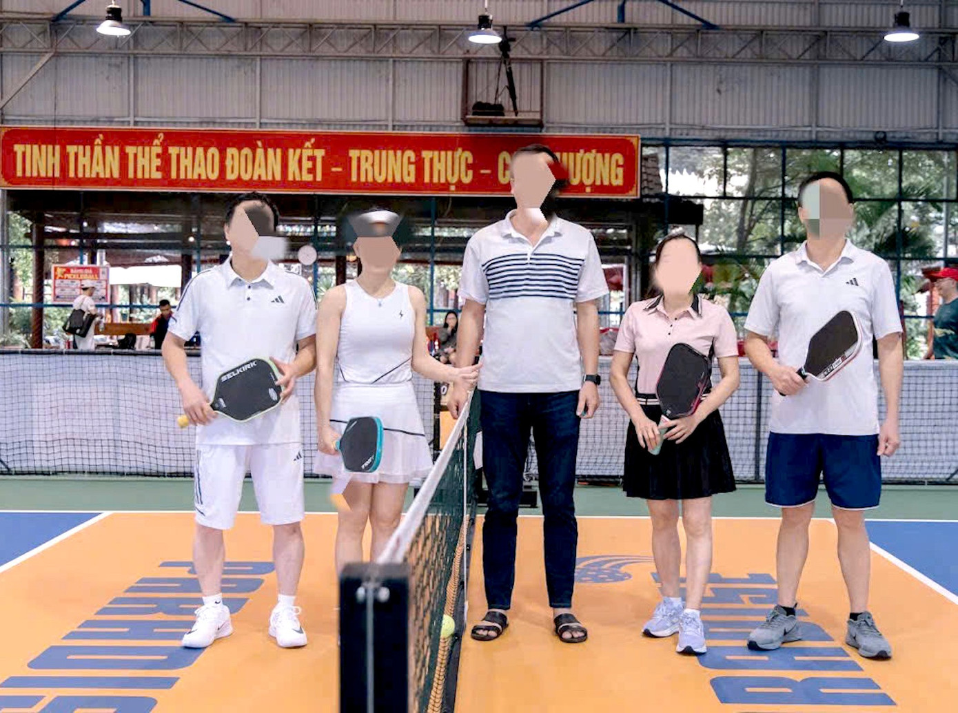 Xác minh một bí thư xã nghỉ học bồi dưỡng chính trị để đi chơi Pickleball- Ảnh 1.