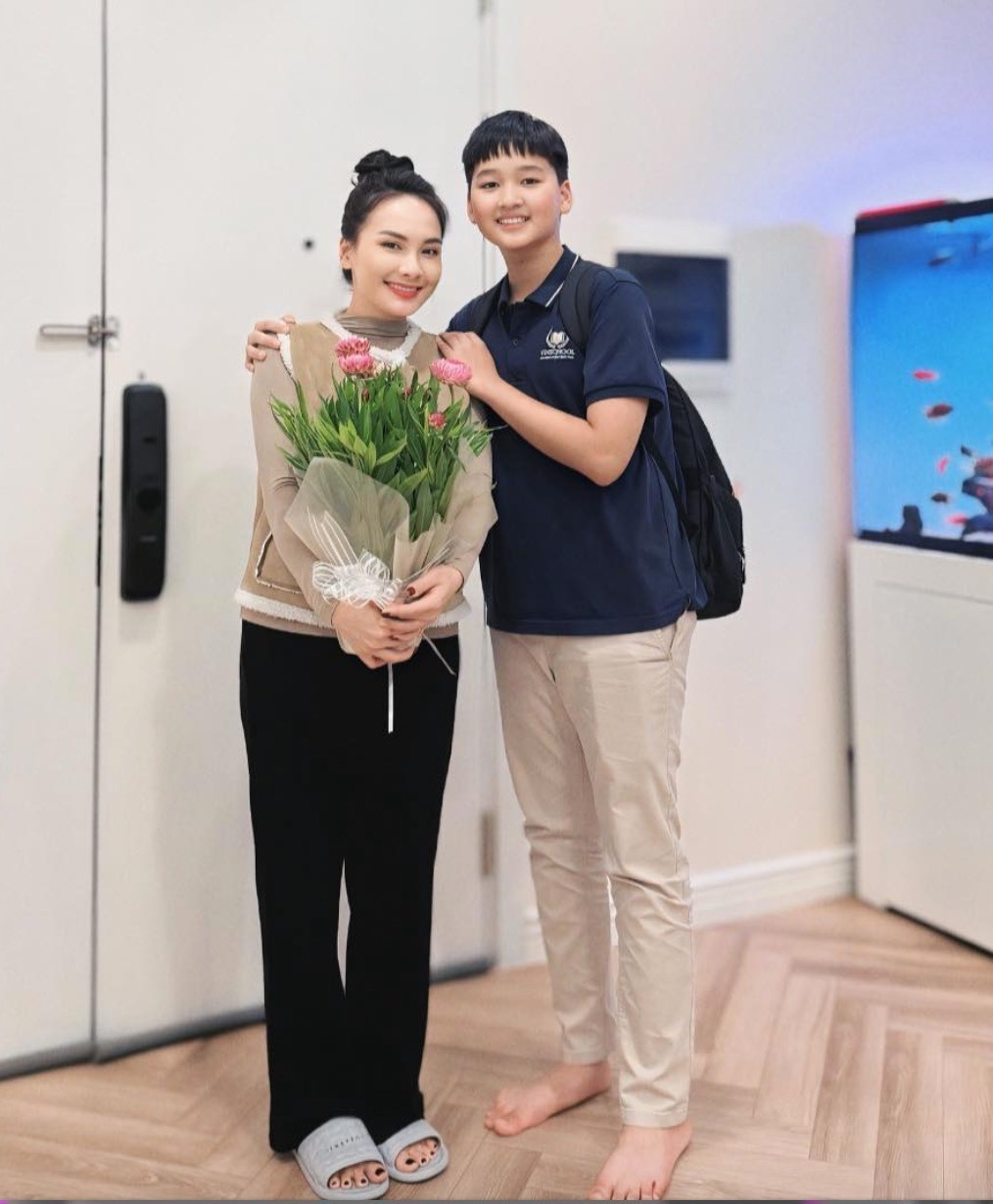 "Soái ca tương lai" nhà Bảo Thanh: Mới lớp 9 đã cao 1m75, mẹ đùa nhìn con như... cột nhà!- Ảnh 1.