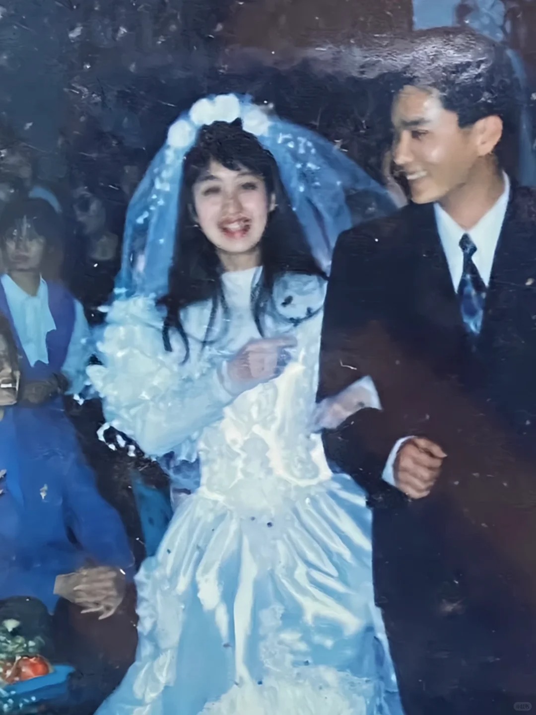 "Giảm sức mạnh của con tướng này giúp tôi": Dân mạng tuyên bố khi xem ảnh 2 mẹ con cách nhau vài chục năm- Ảnh 1.