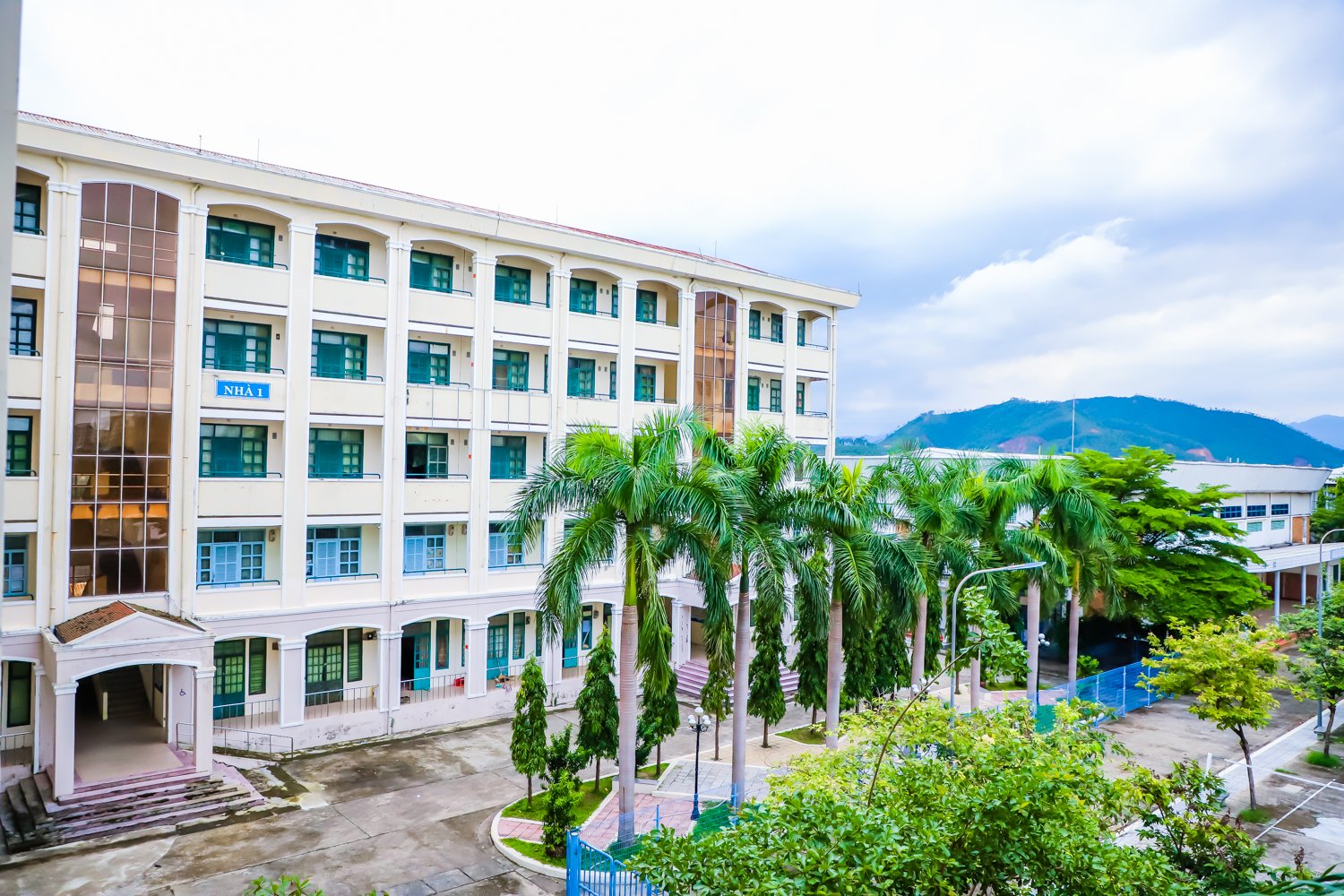 Một ngôi trường ở miền Trung lần đầu tiên lọt danh sách đại học tốt nhất thế giới: 8 khuôn viên và hàng chục tòa nhà KTX!- Ảnh 5.