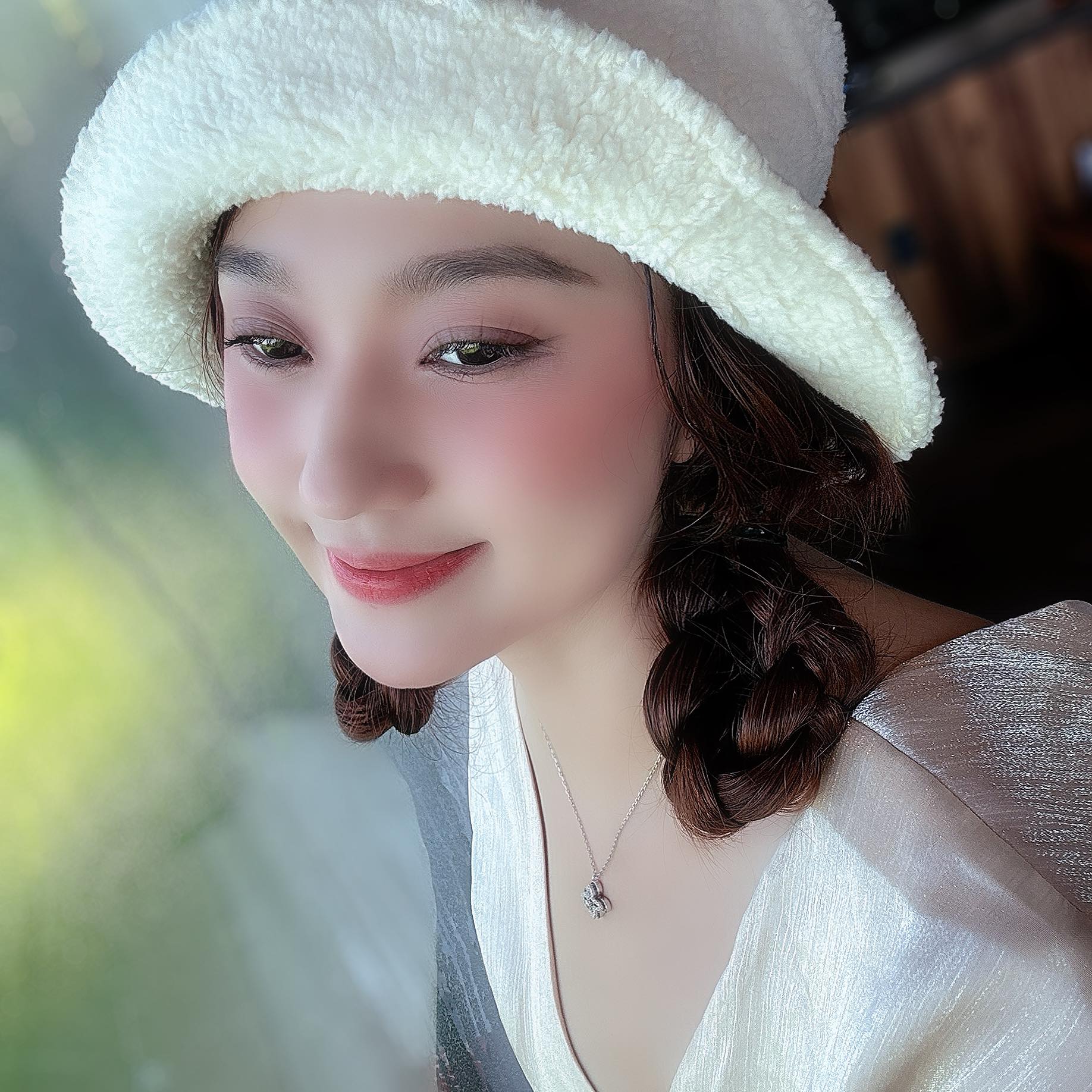 Nhan sắc nữ ca sĩ hủy hôn trước ngày cưới 1 tuần, được nhiều đại gia ngàn tỷ vây quanh- Ảnh 5.
