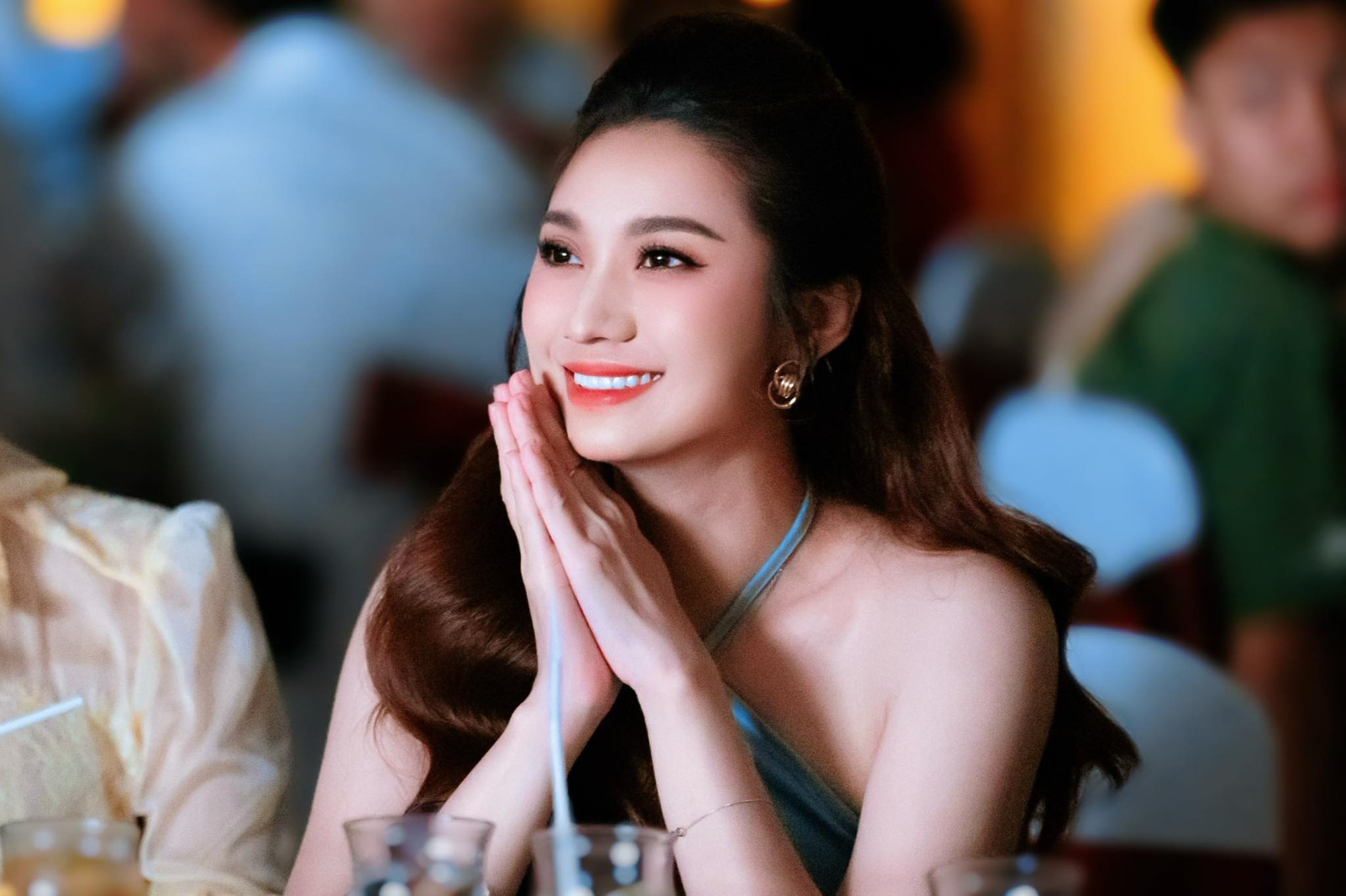 Nhan sắc nữ ca sĩ hủy hôn trước ngày cưới 1 tuần, được nhiều đại gia ngàn tỷ vây quanh- Ảnh 9.
