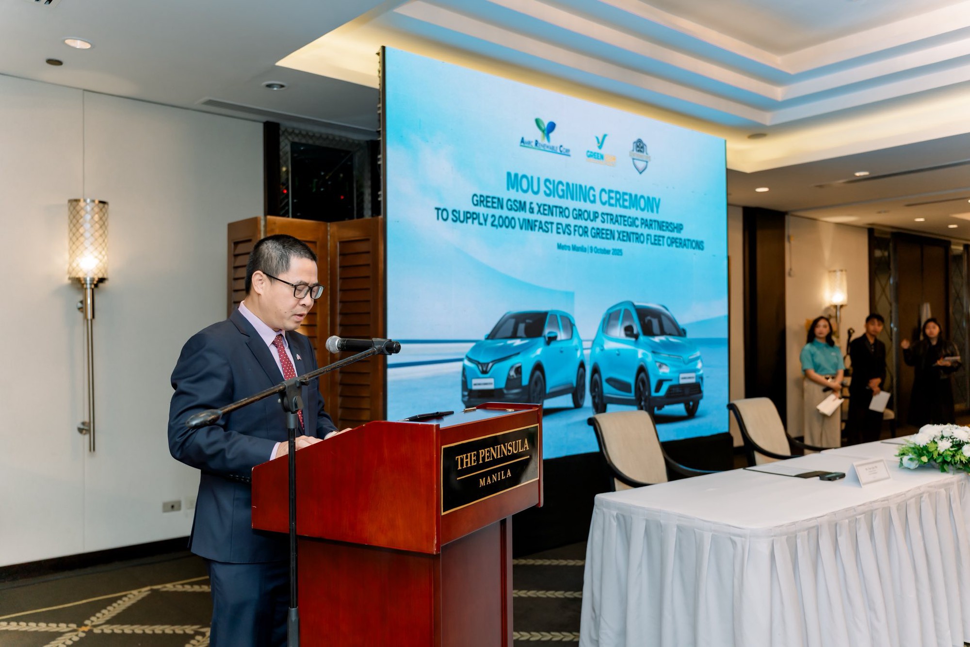 Công ty của ông Phạm Nhật Vượng chính thức có hãng taxi nước ngoài đầu tiên ký nhượng quyền, dự kiến vận hành 2.000 xe VinFast Nerio Green- Ảnh 1.