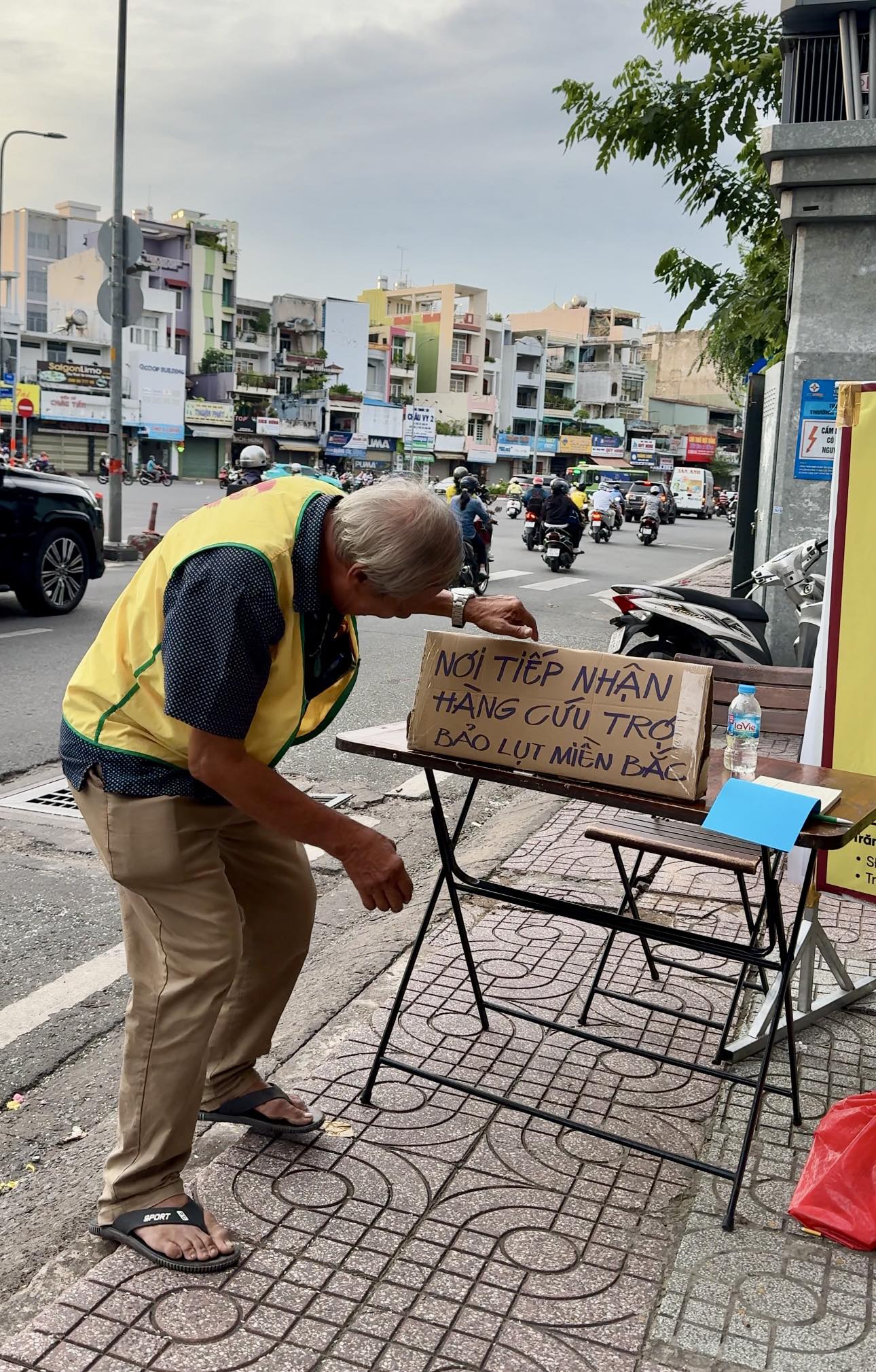 Bà con TP.HCM gửi gì đến Thái Nguyên?- Ảnh 1.